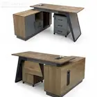 مكتب موظفين جديد مع كراسي دوار جلد