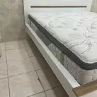 سرير   مرتبة