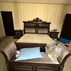 غرفة نوم كاملة وكنب متصل ودولاب ملابس