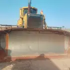 موجود بلدوزر للايجار يومي أسبوعي شهري.