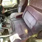 مراتب وكراسي أولدزموبيل عنابي