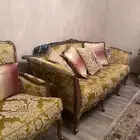 كنب ضيوف كلاسيكي   طاولات   ستائر