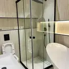 توريد وتركيب زجاج سيكوريت  مكاتب.دربزبن.شاورات.مريات.ديكور
