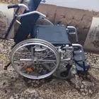 كرسي متحرك لكبار السن