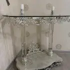 طاولة قزاز نظيفة