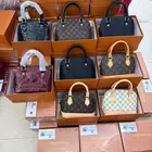 متوفر شنط وشوازوشوازات جمله وقطاعي بسعر خيالي مطلوب متسوقات