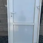 باب الامنيوم اللون أبيض 6 ملي نوعية قوية واصلية كل المقاسات