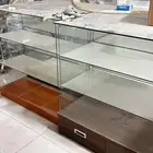 للبيع طاولات قزاز نوعيه ممتازه لمحلات زينه السيارات قرطاسيه