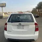 كيا كارينز 2011