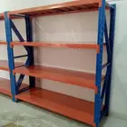 رفوف تخزين. مستودعات. مخازن. منازل