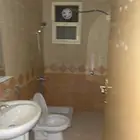 عماره للايجار خمس سنوات تقبل استثمار شقه 2 غرف وصاله وحمام م