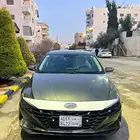 هونداي افانتي اخضر زيتي