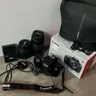 كمرا كانون D4000. مع عدستين و جراب نضيفه معها كرتونها