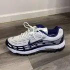 يوجد لدينا شوزات بالجمله