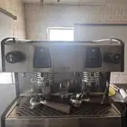 مكينه اسبريسو الصناعه ايطاليه علي الشرط