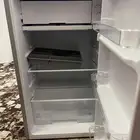 ثلاجة صغيرة للبيع جديد استخدام شهرا واحد 300 ريال.