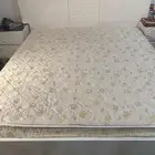 سرير نوم مع طراحه جديد ونظيف لم يستخدم