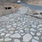 يوجد لدينا بكلين لبناء الحجر وقص الاراضي وهدم العمايرالقديمه