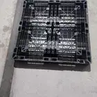 طبليات بلاستيك وخشب شبه جديد