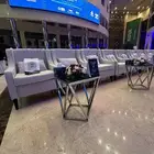 محل تاجير كنب وقهوجيين وصبابين ويوجد طاولات طعام وكراسي ويوج