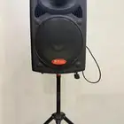 سماعة مناسبة للحفلات والمناسبات.