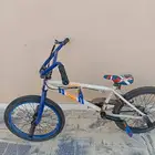 دراجه رياضيه وجهاز رياضه