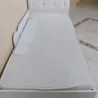 سرير مع حاجز اطفال