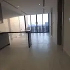 شقة جديدة 3 غرف   مكيفات ومطبخ   طريق الملك فيصل قرب الجامعة