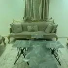 للبيع كنب مجلس الكنب نضيف جدا 5في 5 متر مع الطاولات