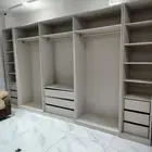 خزانة ملابس فيتنامي شبة جديدة