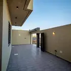 للبيع دور ارضي مع حوش واسع بأبها بالقرب من حديقه المليون