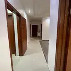 شقة للإيجار الرمال الذهبي راكب مكيفات ومطبخ