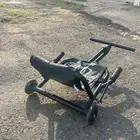 عندي اسكوتر اسود
