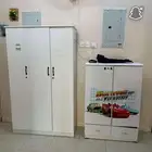 ثلاثة دواليب مع ثلاثة كومدينة