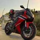 cbr 1000rr للبيع نظيف جدا مشاءالله