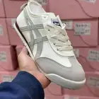 شوزات اديداس وتايجر