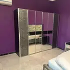 للبيع غرفة نوم خشب وجلد التمساح ذهبي