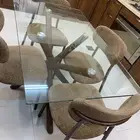 طاولة طعام مع عدد 4 كراسي