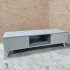 طاولة تلفزيون