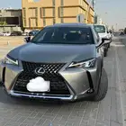 لكزس UX 200