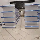 رفوف سوبر ماركت ومستودعات