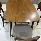 طاولة طعام خشب