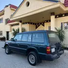 جيب باجيرو مخزن