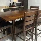 طاولة طعام مع كراسي مستخدمه من هوم سنتر