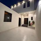 دور للبيع في حمرا المساحة 400