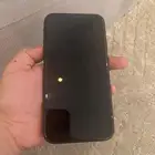 ايفون 11 نظيف جدا  بدون خدوش   بطارية 74 شغال 100