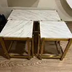 طاوله قهوه مع اثنين خدمه