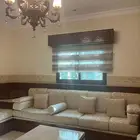 كنب طقم مع طاوله تلفزيون و ديكور تلفزيون و ديكور شباك