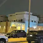 للبيع فلة زاوية بحي الحمراء