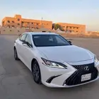 لكزس ES300 2023 هايبرد